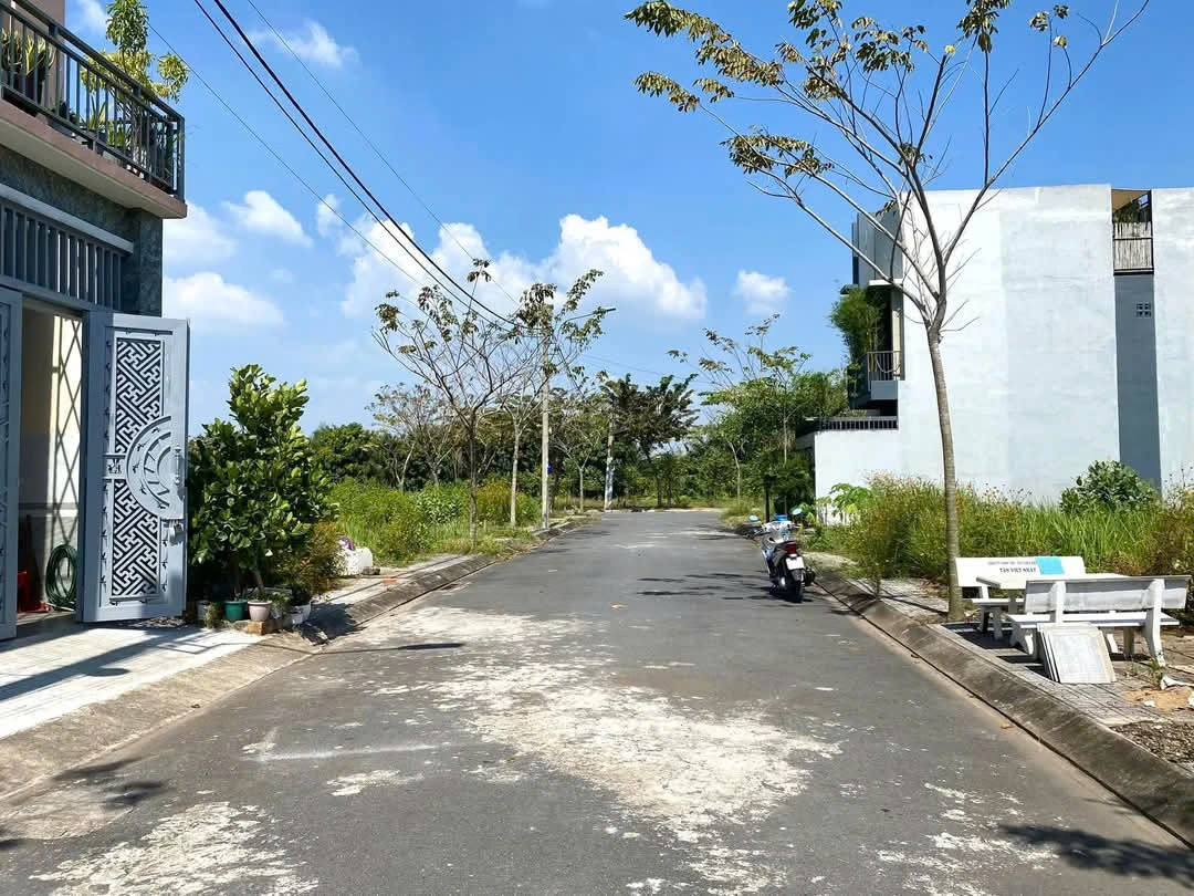 Bán đất đường 8 Long Phước