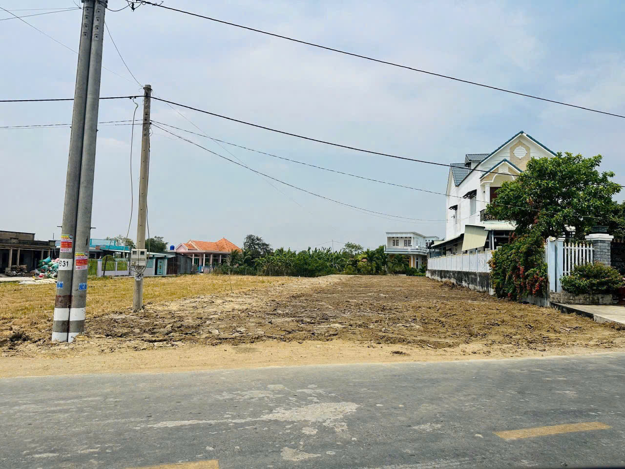 254m2 đất thồ mặt tiền đường 826b xã phước Đông, huyện Cần Đước giá 3,8 tỷ