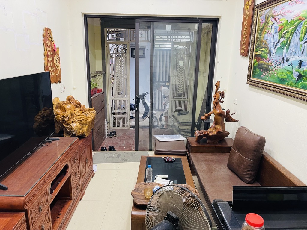 Bán nhà Ngõ 69 Đức Giang. 36m x 5T chỉ hơn 5 tỷ chút còn tl. LH 0936123469