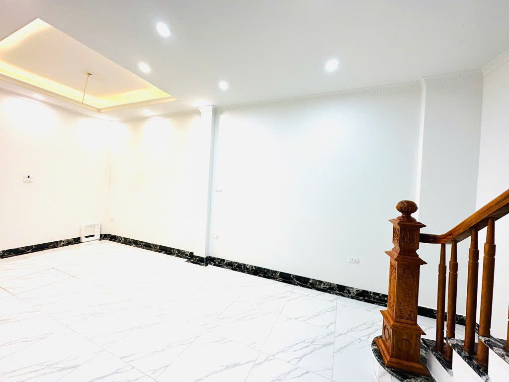 SIÊU PHẨM- BÁN GẤP CĂN NHÀ 5 TẦNG 54M - THƯỢNG THANH- LONG BIÊN- NHÀ MỚI KOONG- GẦN Ô TÔ GIÁ NHỈNH 5T