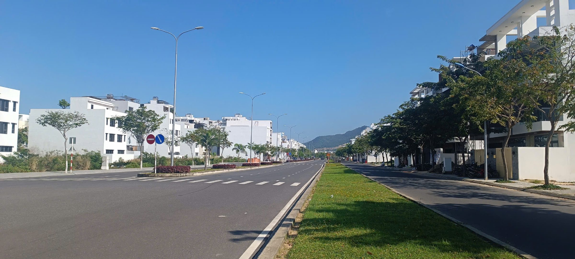 Bán nhà 126m² full thổ cư ngang 6m giá 17.34 tỷ tại Đường A1 Phường Nam Nha Trang