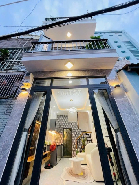 CHỦ NHÀ VỠ NỢ BÁN NHÀ Q5 2TY HƠN SIÊU RẺ. HẺM XE HƠI 5M TIỆN ÍCH XUNG QUANH