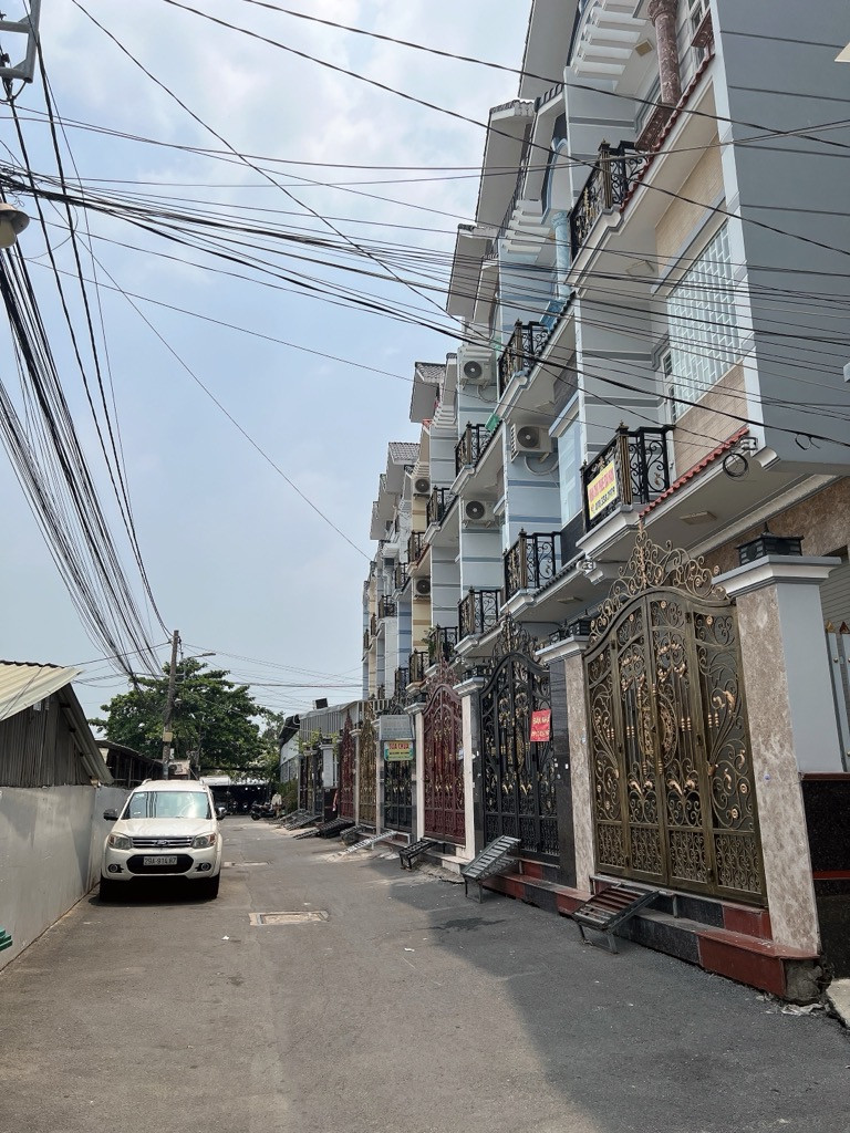 Ngang 5 tỷ - nhà mới 4 tầng - 56m2 - 4x14 - Hẻm nhựa khu phân lô - ngay Võ Văn Kiệt - giáp Quận 6