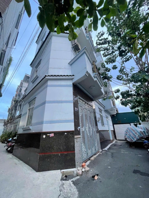 Bán gấp nhà HXH tránh nhau VIP 39 An Dương Vương, P16 Q8. DT51m2. Giá chỉ 5.5tỷ.