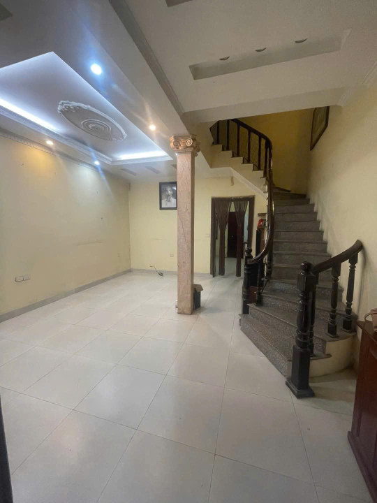 BÁN ĐẤT TẶNG NHÀ 3 TẦNG MẶT PHỐ AN DƯƠNG VƯƠNG- TÂY HỒ  - DIỆN TÍCH 77M - MẶT TIỀN 5,3M - GIÁ BÁN CHỈ 11,6 TỶ - SỔ ĐỎ NỞ HẬU SẴN SÀNG SANG TÊN NGAY.