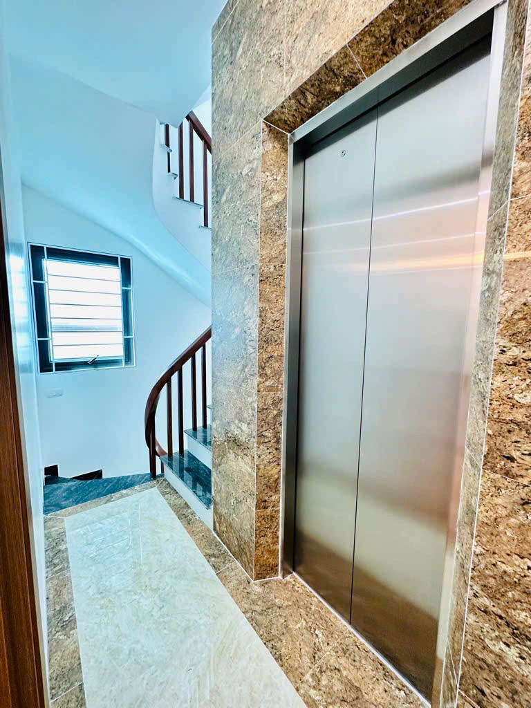Phú Thượng, tây Hồ, 40m, 6 TẦNG, THANG MÁY, 2 THOÁNG,  giá 8.XX tỷ. X có như không.