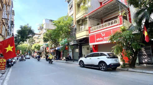 Bán nhà măttj phố Thuỵ Khuê. 2 mặt thoáng giá rẻ