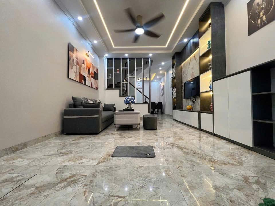 Bán Nhà Tứ Liên Tây Hồ 48m2 5 tầng 7,9 tỷ 20m ra đường oto tránh Sổ đẹp ảnh thật