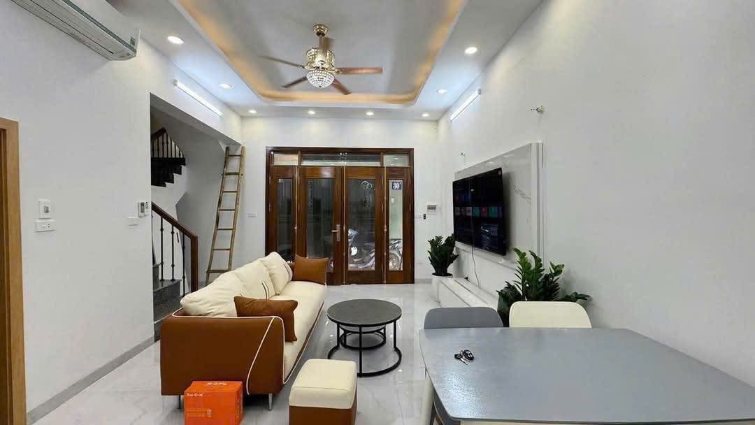 Cho Thuê Nhà Mới Tinh - Ngõ An Sơn Đại La 40M² 4 Tầng 4 Ngủ - Full Nội Thất Cao Cấp - Giá Thuê 14tr