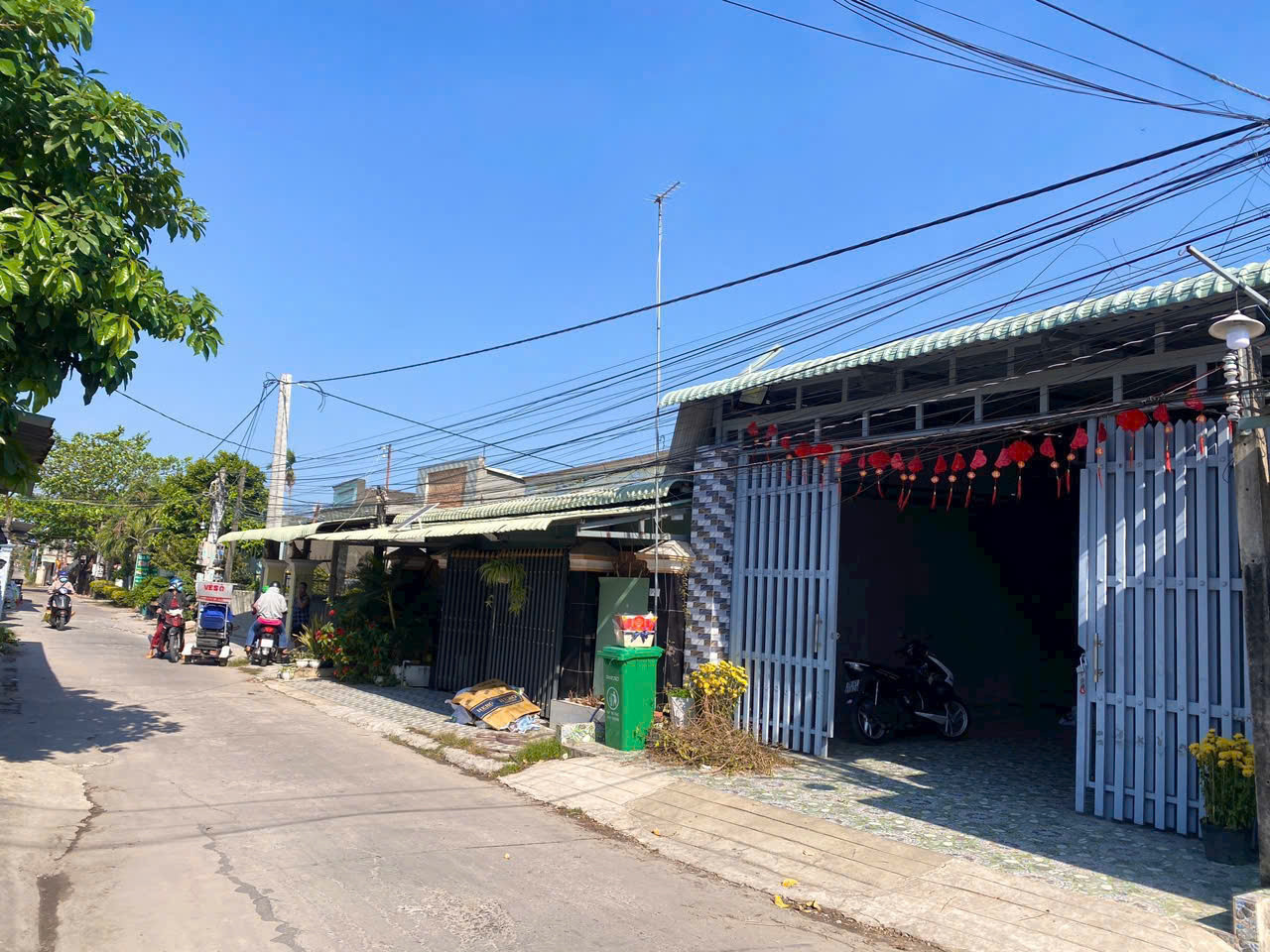 Bán gấp căn nhà cấp 4 ( có vườn ở sau )  ở Phường An Tịnh - Trảng Bàng 150m2 , Sổ hồng riêng +++ Giá cực nét chỉ 1 tỉ tròn