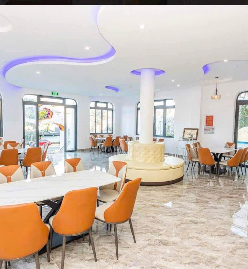 Cần bán Căn Villa Homestay sân vườn toạ lạc mặt tiền đường Ankoret, P7, Đà Lạt
