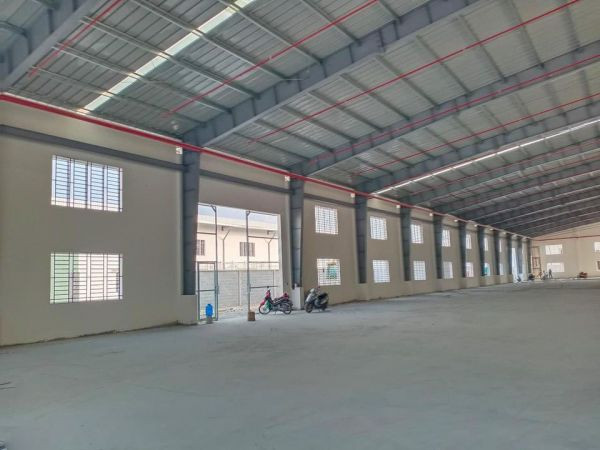 CHO THUÊ NHÀ XƯỞNG gần khu công nghiệp  BẾN LỨC , LONG AN  đa diện tích – 0933.946.813