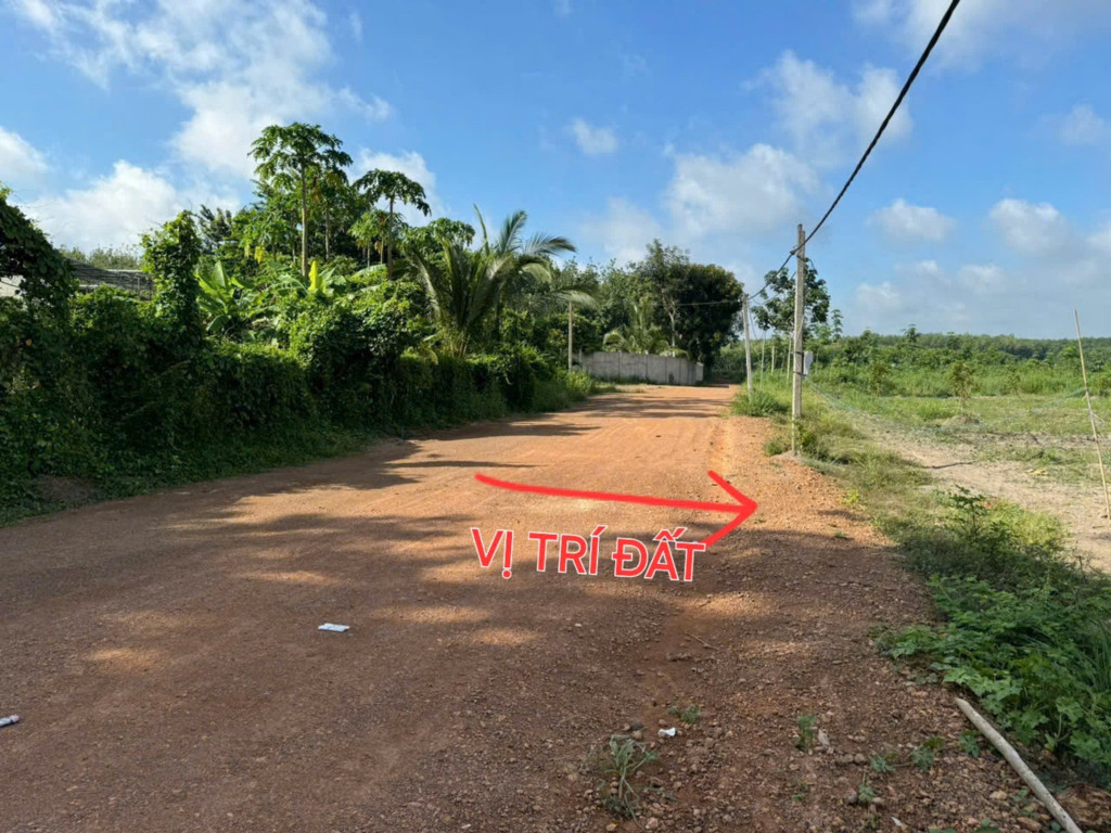 KẸT TIỀN CẦN BÁN NHANH 200M2 ĐẤT Ở NGAY KCN CÔNG NHÂN ĐÔNG, SÁT CHỢ. GIÁ 160 TRIỆU