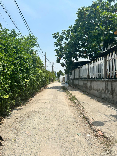 🌹RẺ QUÁ RẺ!HÓC MÔN - ĐƯỜNG 6M THÔNG - NGANG RỘNG HƠN 7M VUÔNG A4 - 133M - 2 TẦNG - MỚI ĐẸP Ở NGAY - CHỈ NHỈNH 4 TỶ.