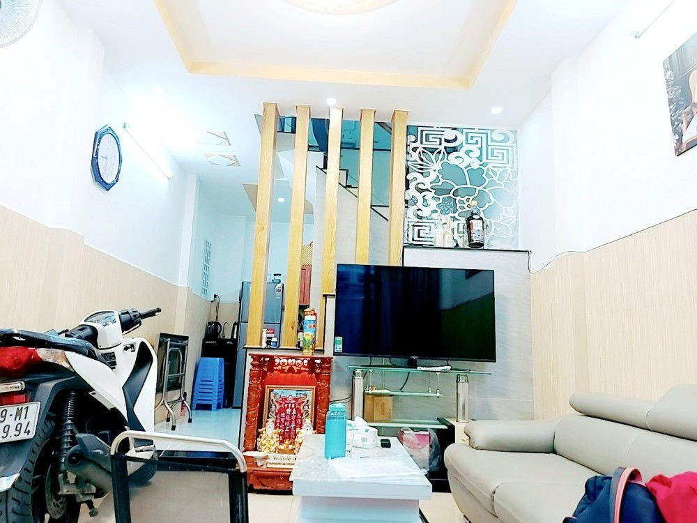 NHÀ  ĐẸP 3 TẦNG BTCT ÂU CƠ P10 TÂN BÌNH, 32M2, HẺM BA GÁC TỚI NHÀ, CÁCH HẺM XE TẢI 20M, SỔ VUÔNG NỞ HẬU, CHỈ HƠN 3 TỶ.
