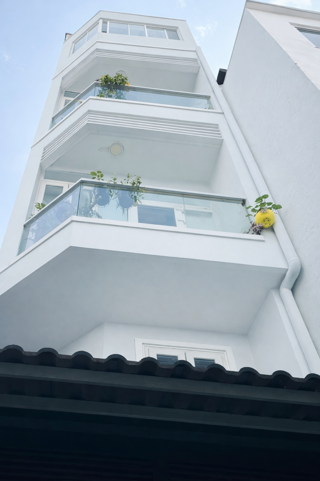 Tân Bình, 1trệt 4lầu, 3 phòng ngủ, mới đẹp ở liền