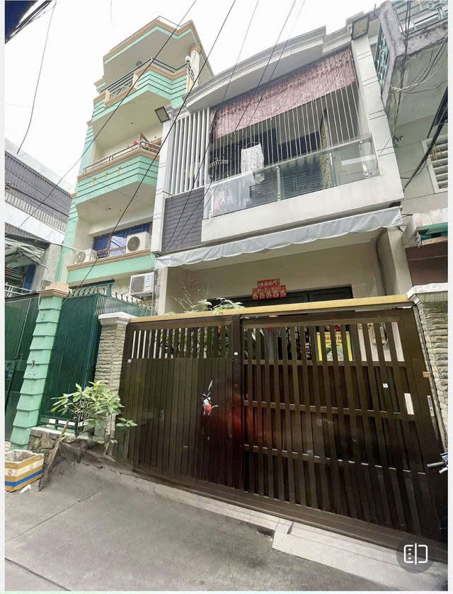 Giá mềm nhất quận TÂN BÌNH: 7.8 tỷ - ÂU CƠ -DT:71M-  1 trệt 1 lầu đúc BTCT. Gồm: 2PN, 2WC, ban công, bếp, phòng khách rộng, sân rộng để xe thoải mái -LH: 077 888 5818 - 077 478 5818 CHUYÊN BĐS SÀI GÒN