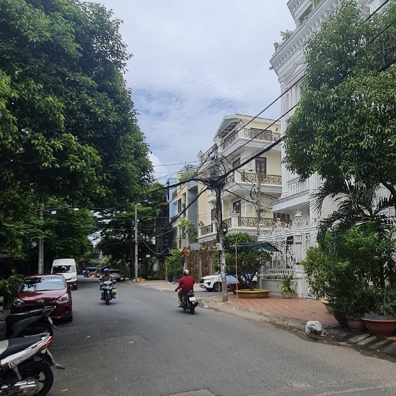 Khu Phân lô Trịnh Đình Trọng, DT 162m2, sổ hoàn công đủ, công chứng nhanh, hợp đầu tư