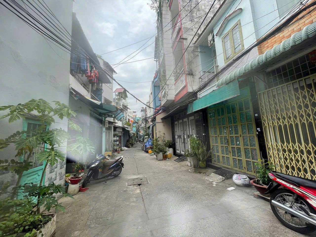 Bán nhà hẻm xe hơi 5m 60m² - Đường Âu Cơ, Q. Tân Phú - 4PN