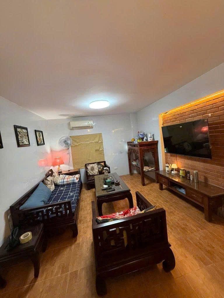 Cho Thuê Nhà Ngõ 240 Âu Cơ - Tây Hồ 50M² 2 Tầng 2 Ngủ - Full Nội Thất Cao Cấp - Giá Thuê 12tr