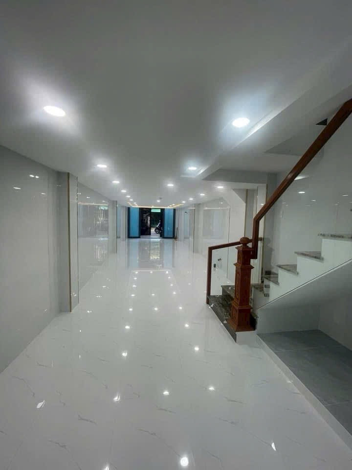 Nhà Âu Dương Lân, P3 Q8  (p.Rạch Ông)- Mặt tiền- thông tứ tung. 150 m2