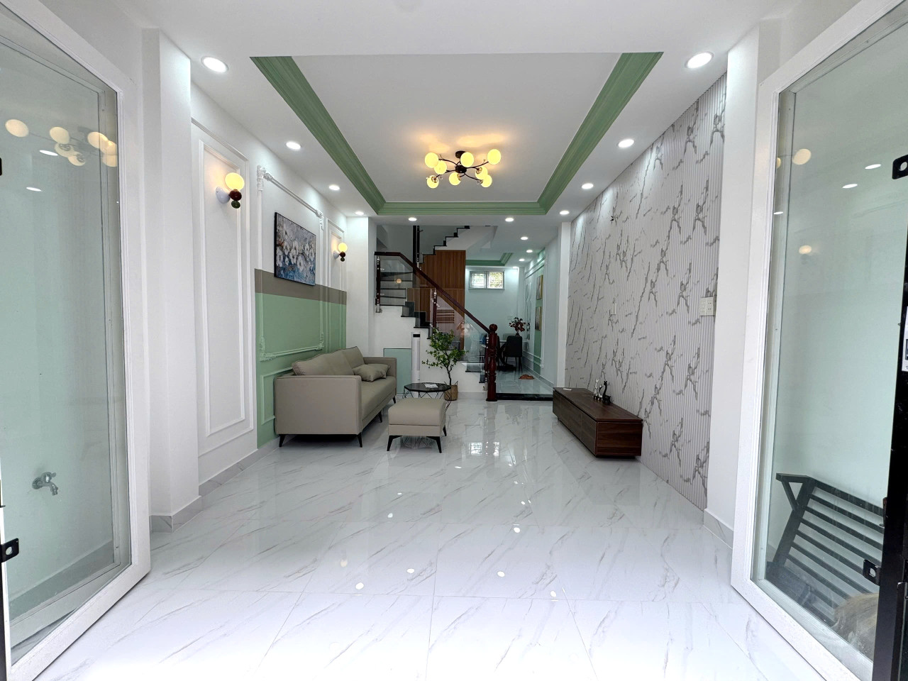 Nhà đẹp 2lầu BTCT 3.7*10m hẻm 314 Âu Dương Lân P3Q8