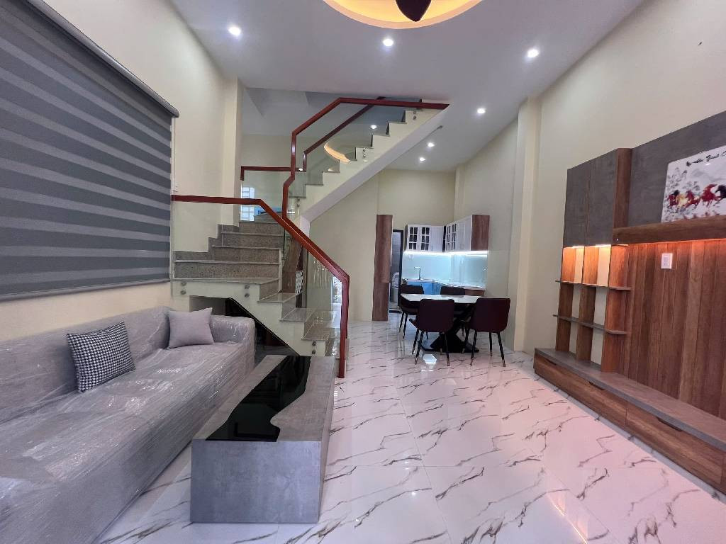 BÁN NHÀ ĐẸP Ở NGAY- HẺM XE HƠI -ÂU DƯƠNG LÂN Q8-- FULL NỘI  THẤT- CĂN GÓC 70M -NGANG 5.1M- CHỈ 6TY5 TL