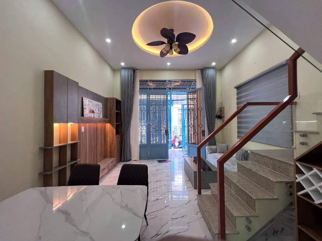 QUẬN 8 HẺM XE HƠI-BÁN NHÀ ĐẸP Ở NGAY- FULL NỘI  THẤT- CĂN GÓC 70M -NGANG 5.1M- CHỈ 6TY5 TL