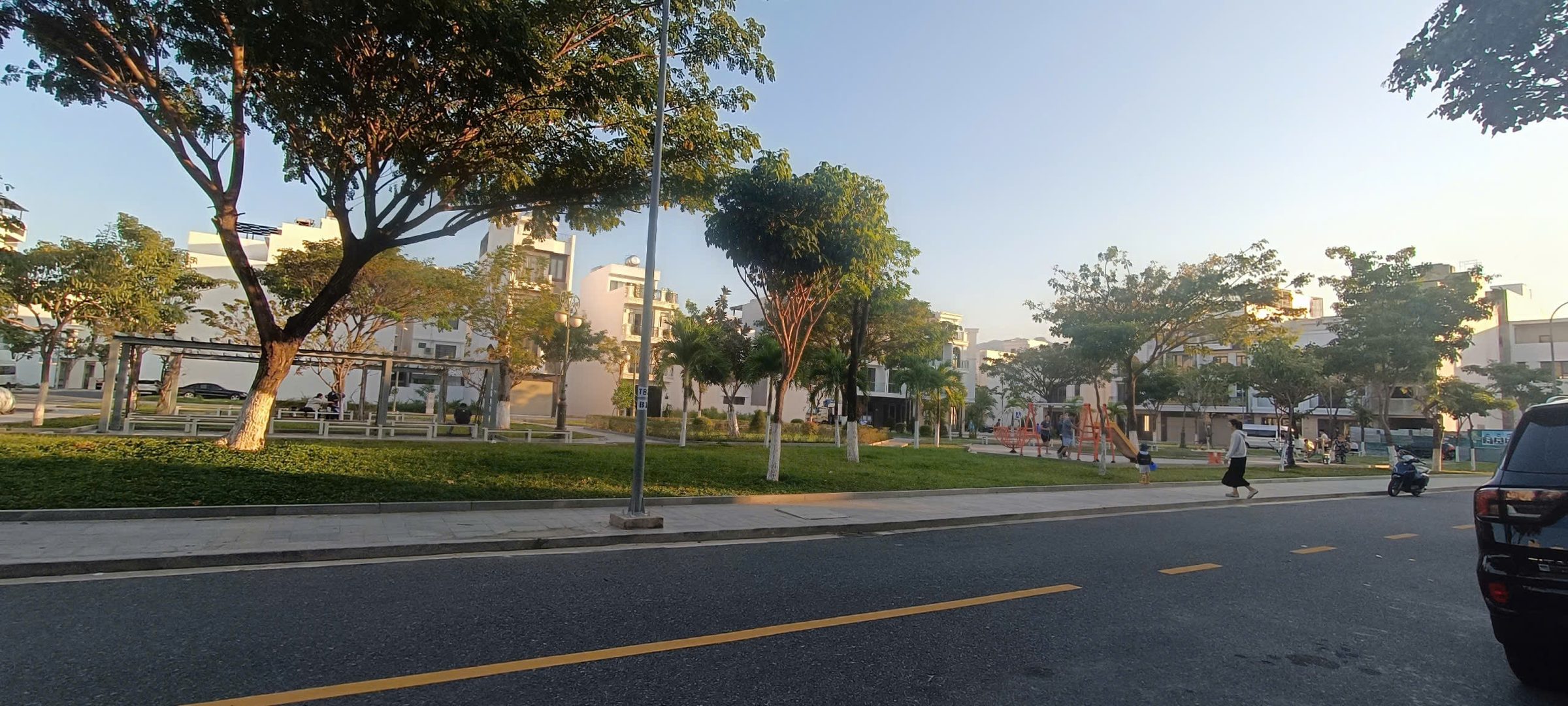 Bán nhà 3 tầng 95m² full thổ cư ngang 5m giá 11.75 tỷ tại Đường B7 Phường Nam Nha Trang