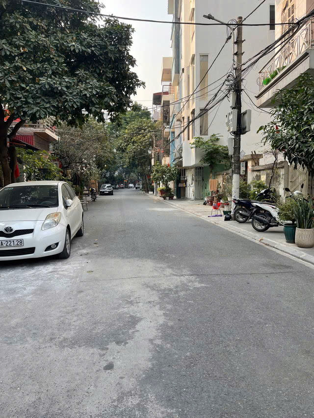 PHÂN LÔ - Ô TÔ CHÁNH Phúc Đồng -Long Biên 37m2  4 Tầng mặt tiền 3.9m, 9.75 tỷ.