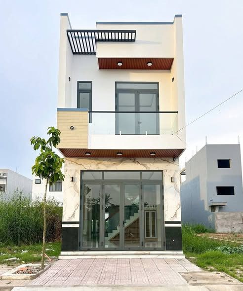 BÁN NHANH CĂN NHÀ TRỆT LẦU HOÀN CÔNG MỚI XÂY, VỊ TRÍ SÁNG ĐẸP GIÁ TỐT HIẾM CÓ - ĐƯỜNG B8 KDC PHÚ AN