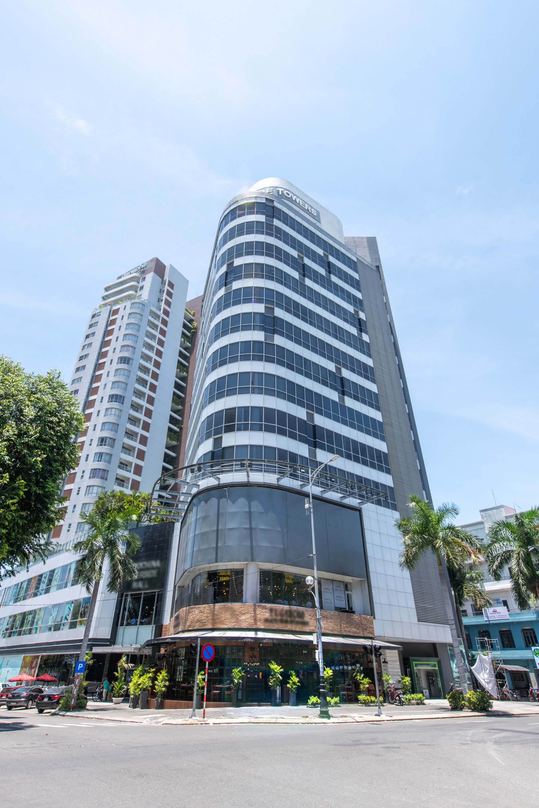 Sử dụng không gian làm việc chuyên nghiệp Regus Riverside