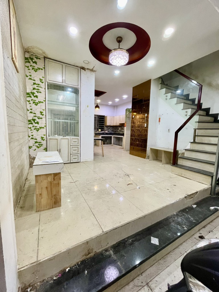 BÁN NHÀ - GẦN CHỢ PHÚ LÂM - QUẬN 6 - 55M2 - HẺM Ô TÔ - 6.35 TỈ