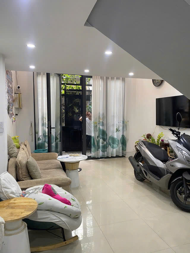 KHU VỰC TRUNG TÂM - TIỆN ÍCH NGẬP TRÀN - 3 PHÒNG NGỦ - PHÁP LÝ CHUẨN - GẤP BÁN - QUẬN 10