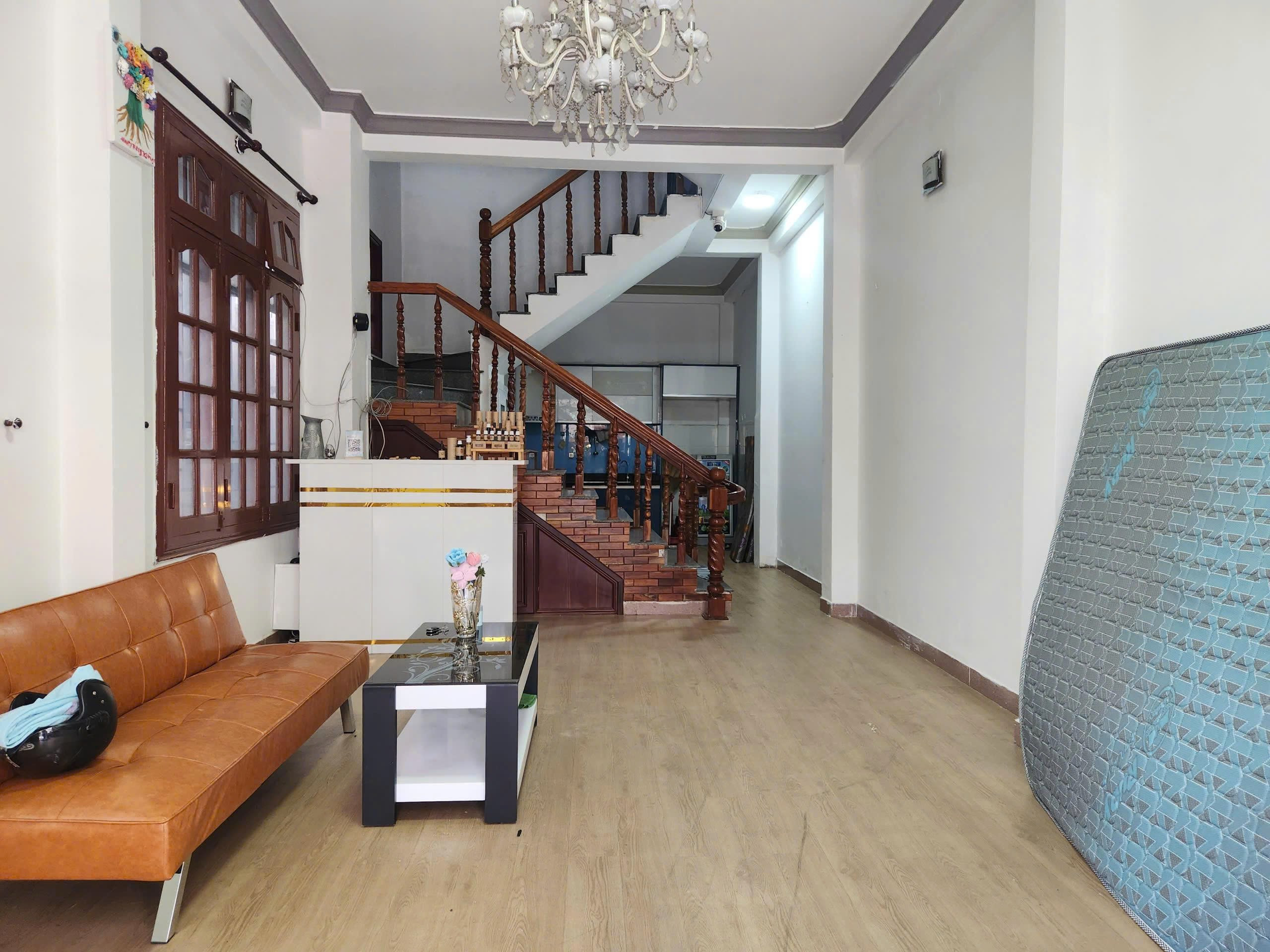 CHO THUÊ NHÀ 18 TRIỆU GẦN CHỢ ĐÊM ĐÀ LẠT