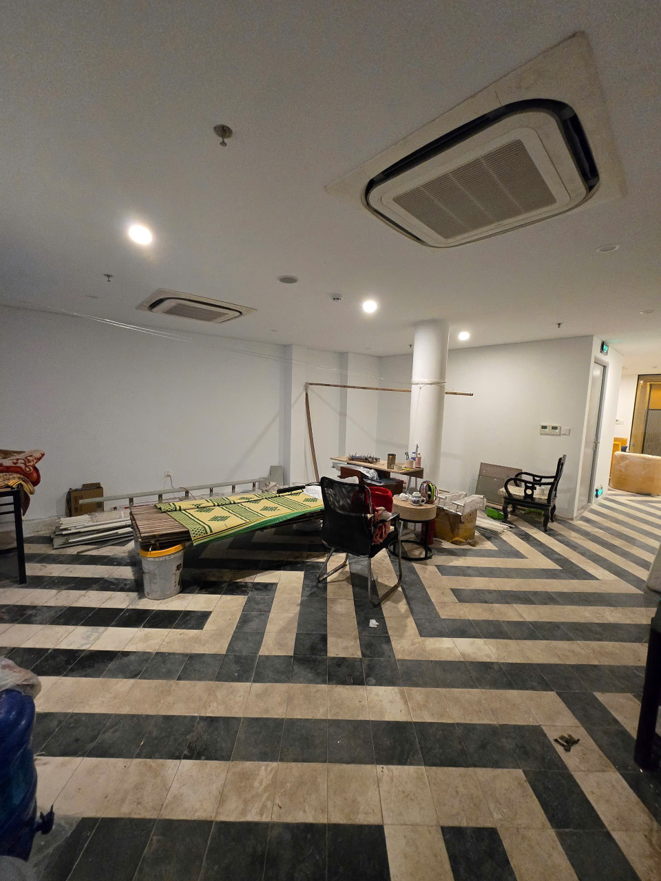 CHO THUÊ MẶT BẰNG TẦNG 1 + LỬNG – 170M² – A25, 130 BÀ TRIỆU, HAI BÀ TRƯNG, HÀ NỘI – ĐỐI DIỆN VIỆN MẮT TW
