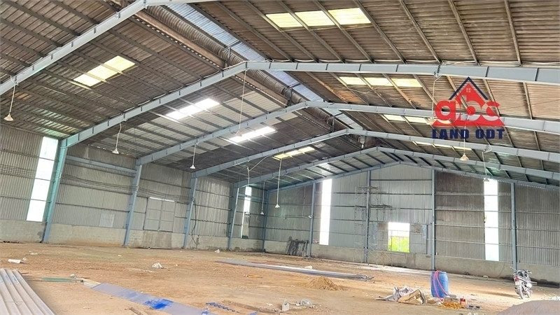 XT547 cho thuê nhà xưởng sản xuất, giao thông thuận lợi hoạt động ngày đêm,