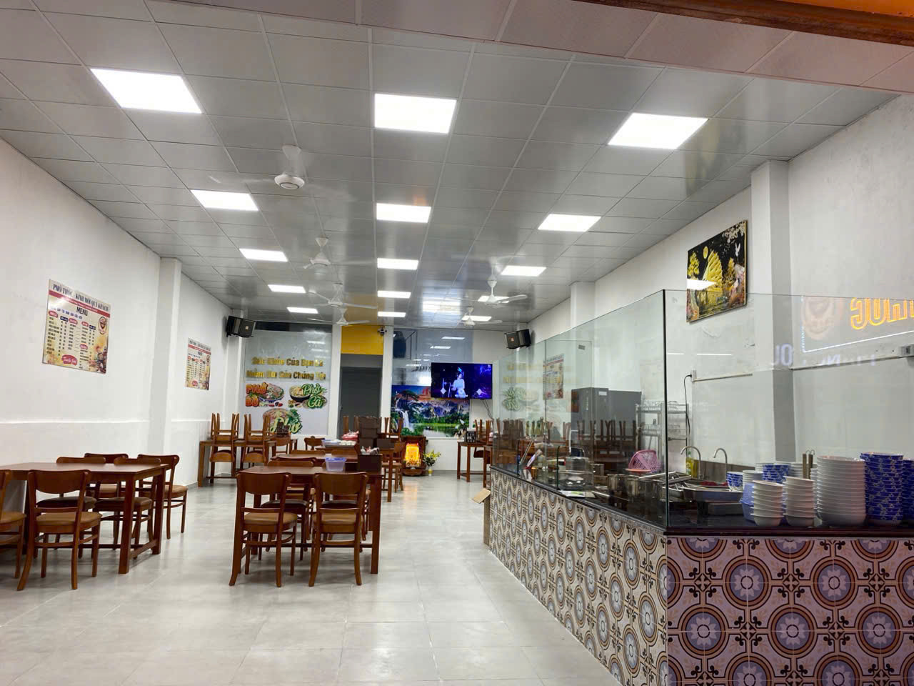 DO CÓ VIỆC MÌNH CẦN CHO THUÊ HOẶC SANG NHƯỢNG LẠI MẶT BẰNG KINH DOANH ĐƯỜNG BẠCH ĐẰNG - TP HỒ CHÍ MINH