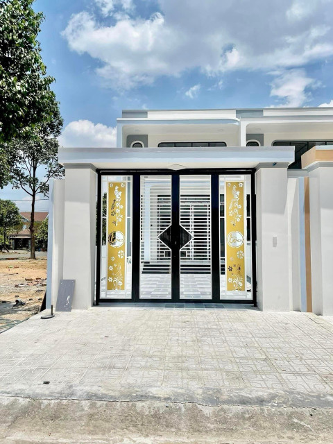 -HẠ GIÁ 100 TRIỆU BÁN GẤP CĂN NHÀ  ĐỂ GIA ĐÌNH CHUYỂN VỀ QUÊ SINH SỐNG.