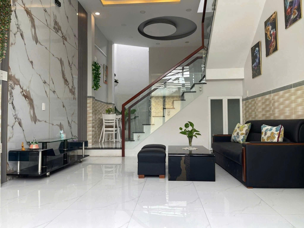 Bán nhà hxh đường Bạch Đằng, phường 2; Tân Bình; 5*20m; 4 tầng 15 tỷ