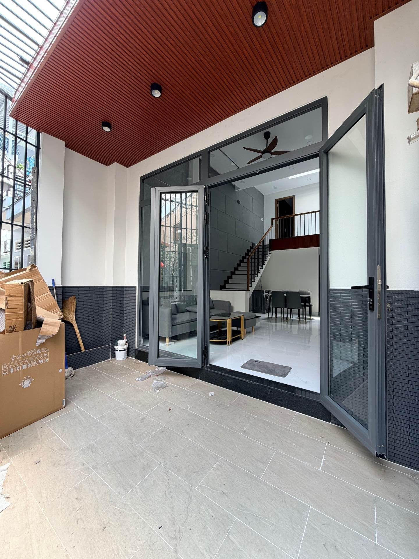 1 Sẹc đường Bạch Đằng nằm giữa Chợ Bà Chiểu - N4HX, 58m2 2 tầng, hẻm ba gác, giá chỉ 4,8 Tỷ TL