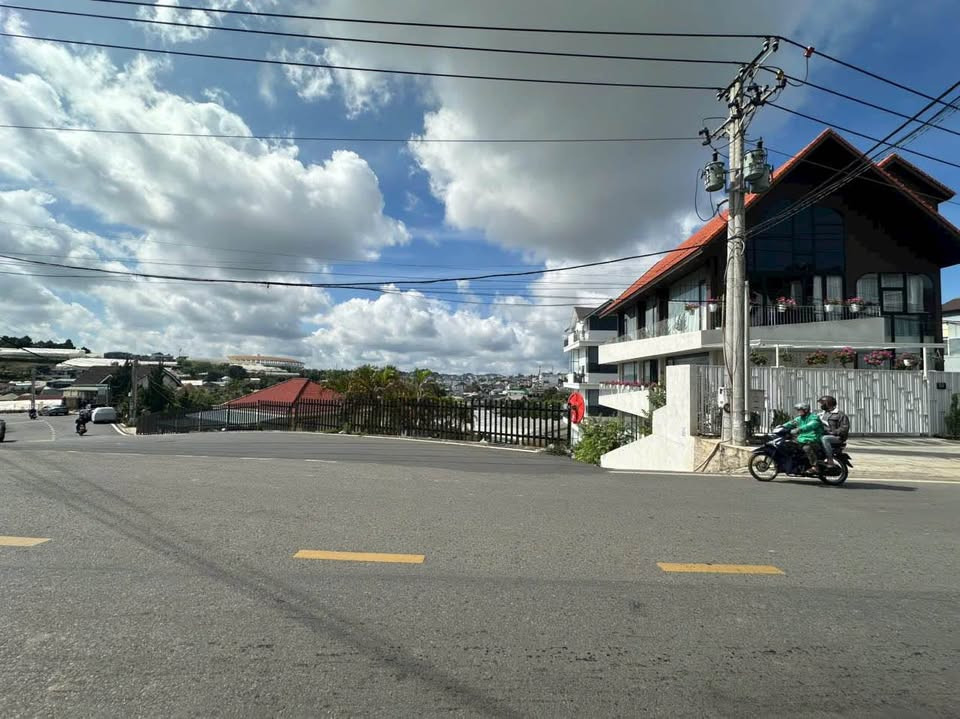 Cần Bán Lô Đất Siêu Đẹp vị trí ngay Mặt Tiền đường Bạch Đằng, P7, Đà Lạt