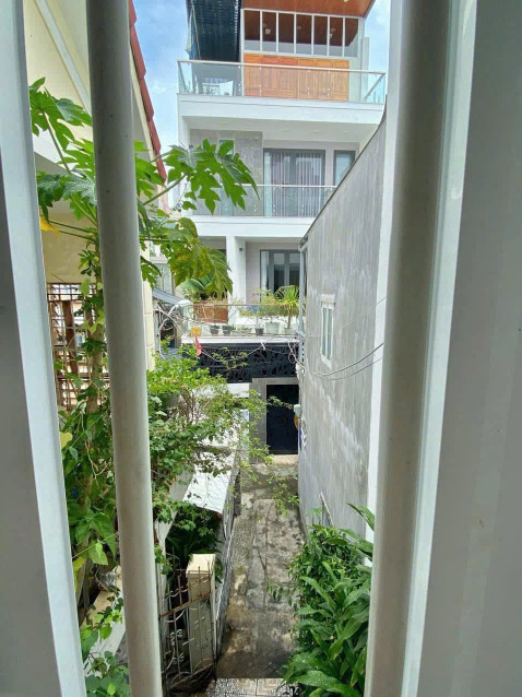 Cần Bán Nhà 3 Tầng Hẻm Bạch Đằng, Trung Tâm TP Nha Trang – Vị Trí Đắc Địa, Sổ Hồng Hoàn Công