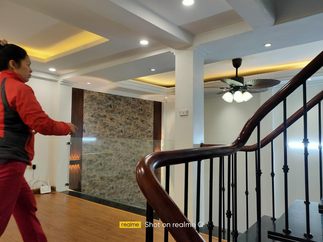 Bán nhà bạch mai 4 tầng long lanh dân xây ở ngay cách phố 8M hai bà trưng