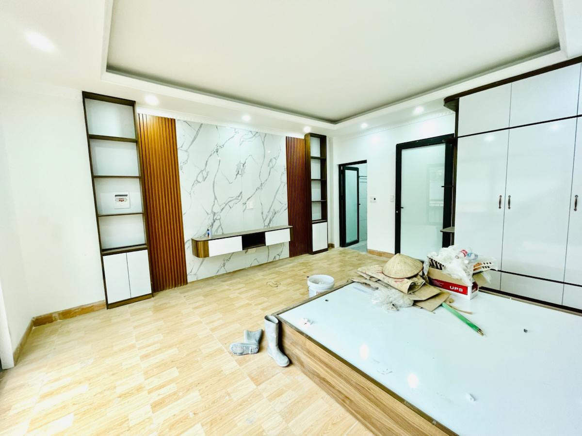 LÔ GÓC BẠCH MAI - 10M RA PHỐ - 5 TẦNG THANG MÁY - GIÁ NHỈNH 8 TỶ NHỎ