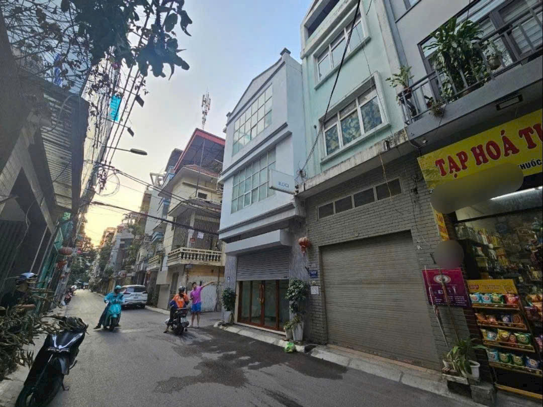 BÁN GẤP NHÀ  Bạch Mai 41m2 x 5 tầng, ô tô tránh, ngủ trong nhà, thông sàn kinh doanh, giá chỉ hơn 10 tỷ