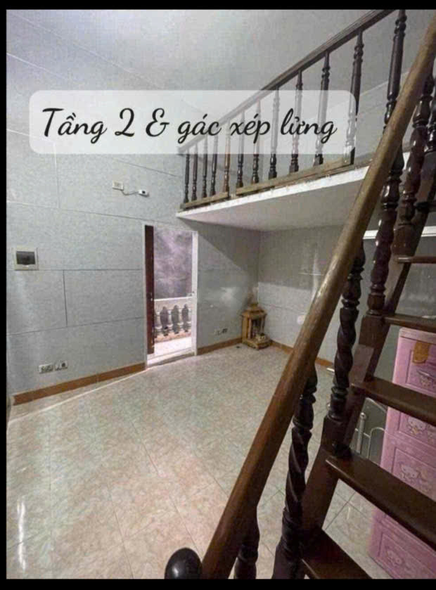 Cho thuê nhà Bạch Mai, 2.5 tầng x 15m2, 1 ngủ + 1 gác xép 5 Triệu