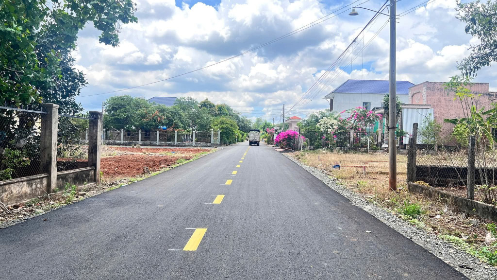Sát công viên,chợ,ubnn xã