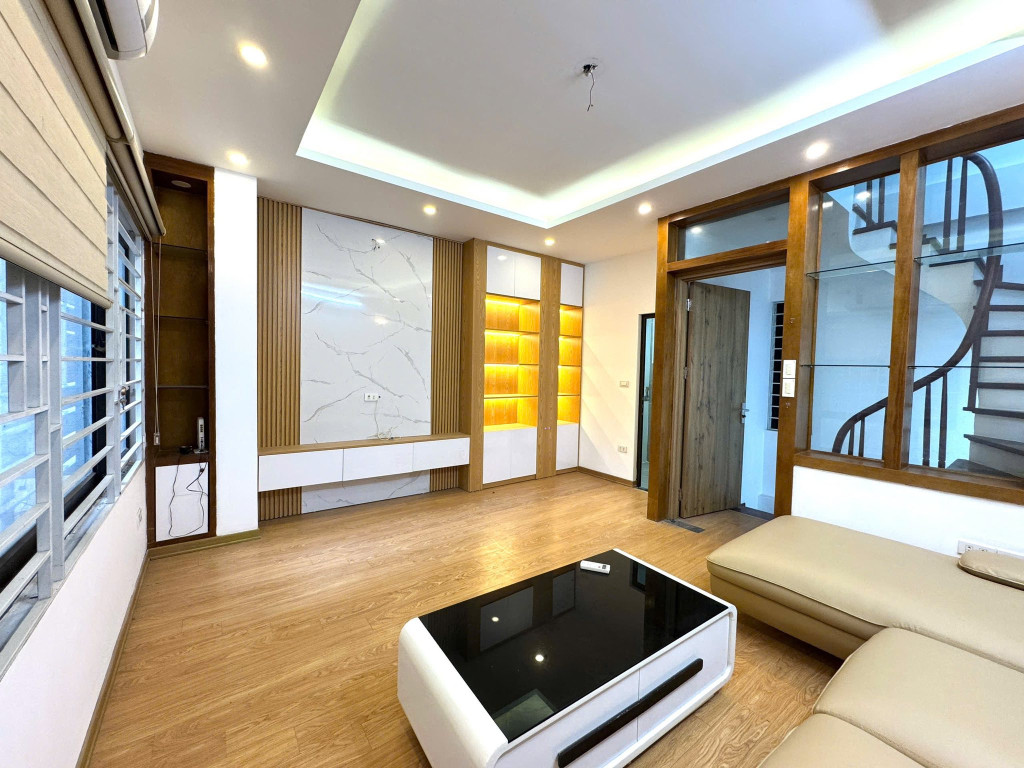 💥Nhà đẹp gần Ô tô Hạ Yên Quyết, Nguyễn Khang 35m 5T, chỉ hơn 8 tỷ💥