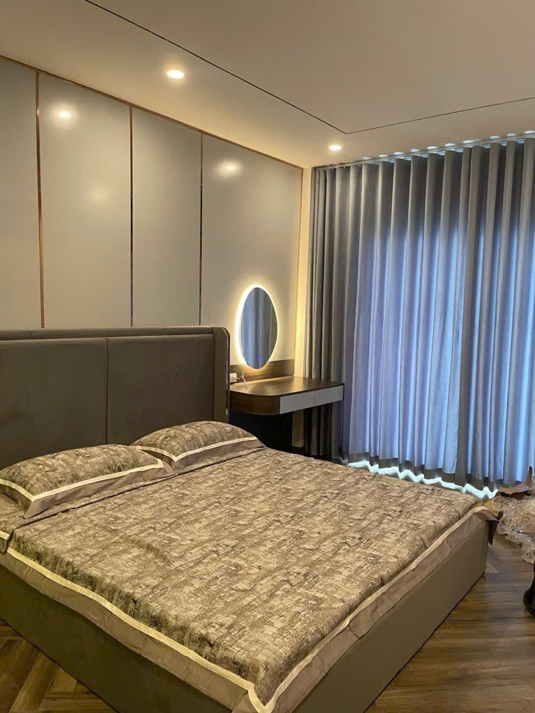 🏡SIÊU PHẨM NHÀ PHỐ BẢO LINH TRUNG TÂM HOÀN KIẾM. KINH DOANH ĐỈNH  GARA Ô TÔ  THANG MÁY - DIỆN TÍCH: 69M² x 5 TẦNG 
📕SỔ ĐỎ VUÔNG VẮN NỞ HẬU.
GIÁ CHỈ: 23,5 TỶ.CóTL